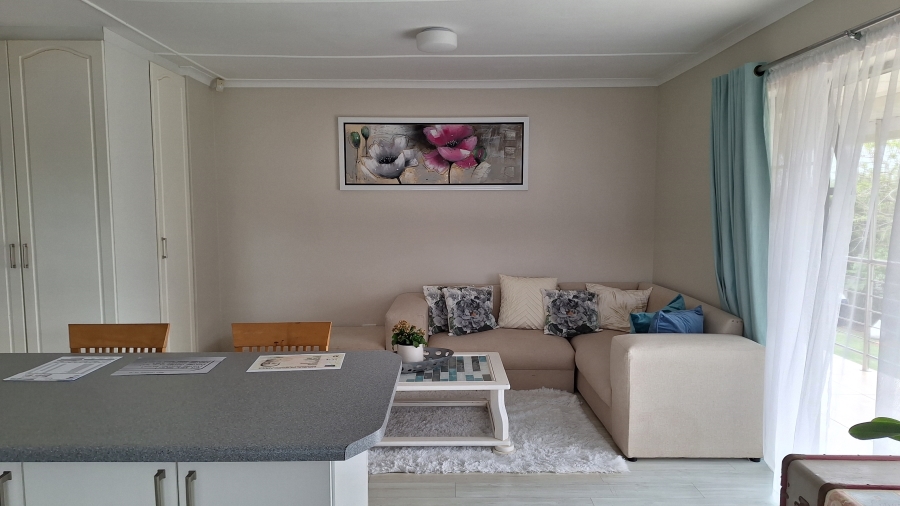 6 Bedroom Property for Sale in Gonubie Eastern Cape